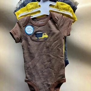 Carters 4 piece onesies size 3‎ months